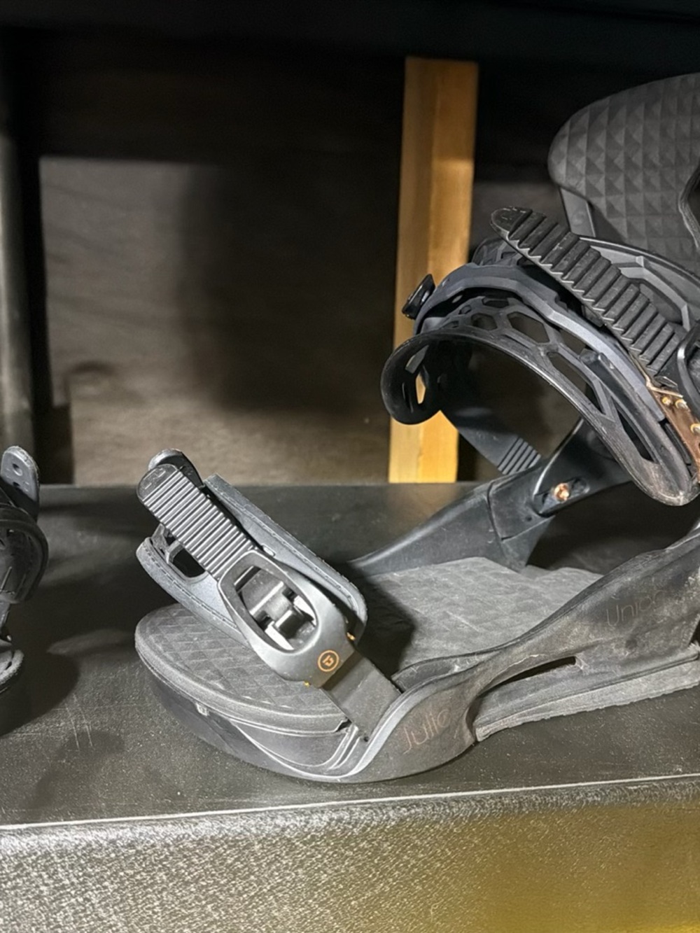 Black Snowboard Bindings - Union Juliet Bindjngs
